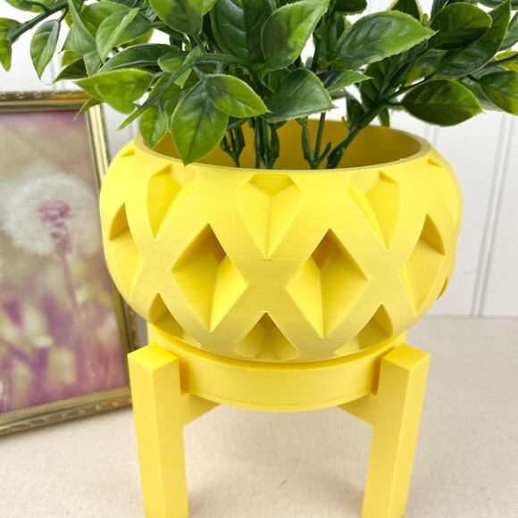 Geometric Indoor Planter Pot, Welen Planter Pot, Indoor Flower Pot, Bold Modern - Picture 2 of 10